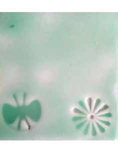 sur faïence blanche  