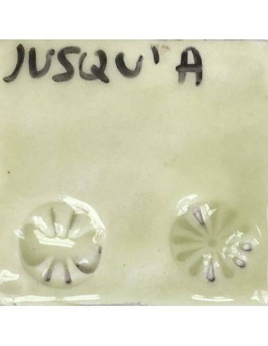 sur faïence blanche