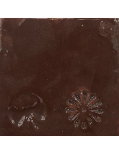 sur faïence rouge