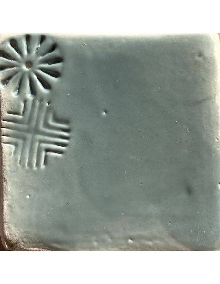 Sur faïence blanche