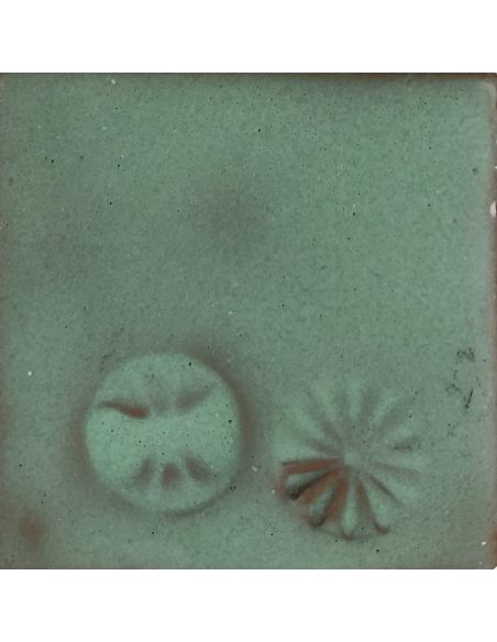 Sur faïence rouge
