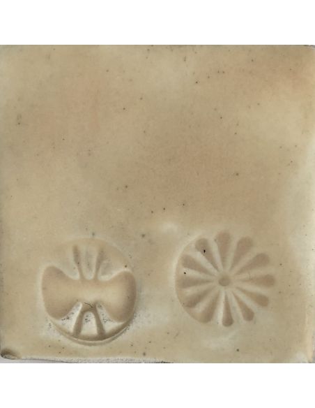 Sur faïence blanche
