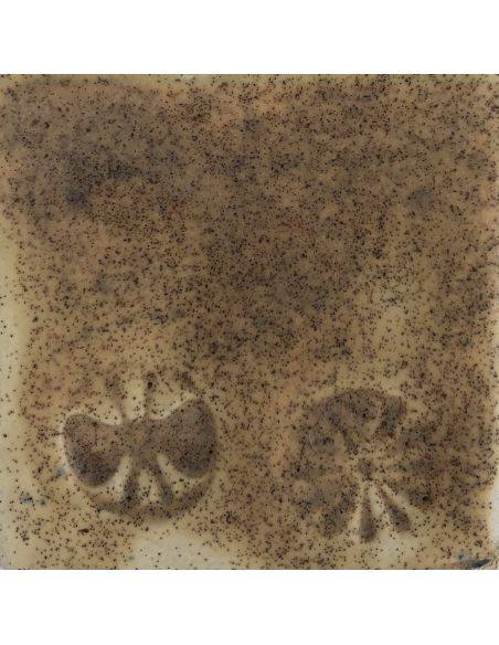 Sur faïence blanche