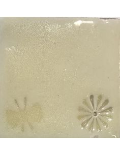 Sur faïence blanche