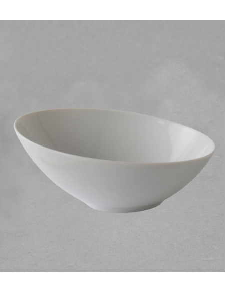 Saladier oblique 23 cm en porcelaine blanche