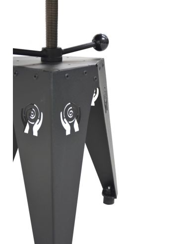 Tabouret en métal ajouré avec pied BLEUS