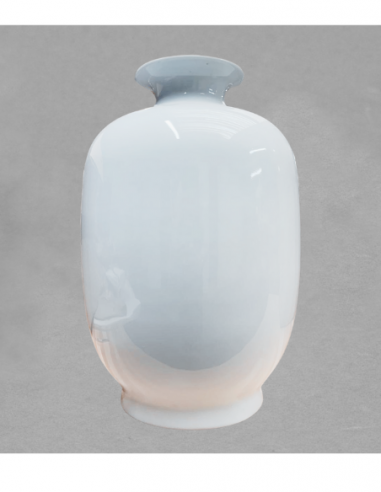 Vase modèle Zain en porcelaine blanche