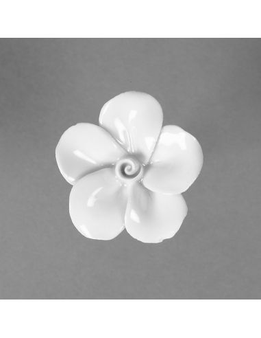 Fleur capucine en porcelaine blanche