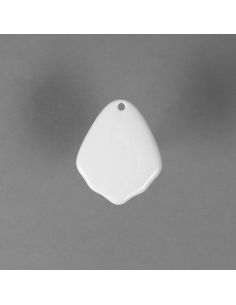 Pendentif en forme de feuille en porcelaine blanche