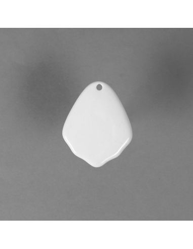 Pendentif en forme de feuille en porcelaine...